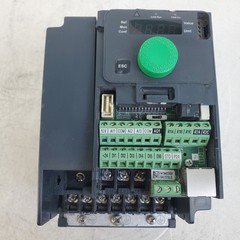 Schneider Electric Altivar 320 ATV320U15N4C 2 HP Variable Frequency Drive