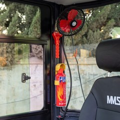 1.4Ton Mini Excavator With Enclosed Cab B&S Engine Swing Boom 4 Attachments Kit