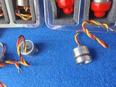 Lot of 29 Pressure Sensors GS19-06-G-V-3F Range: 0.25 MPa.