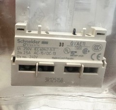 (2) Schneider Electric GVAE11 Plug In Auxiliary Contact Block, 250V