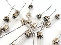 Lot of 50 Littelfuse 315 32V 12 Amp Pigtail Glass Fuses 1/4″ x -1/14″ Slow Blow
