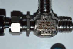 Swagelok SS-1RM4 Valve 1/4″ Stainless NPT 90 degree Valve