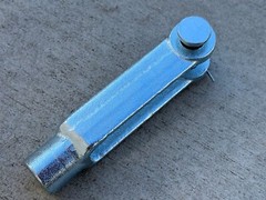Sandbaggy 5/8″-18 Adjustable Yoke End – Galvanized [Pins Included]