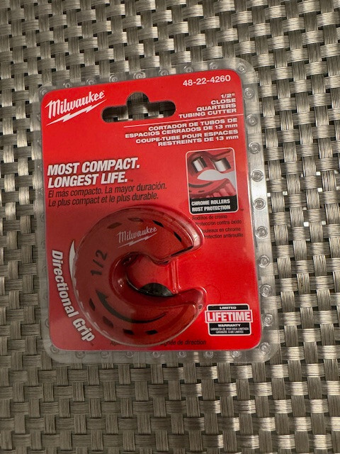NEW Milwaukee 48-22-4260 1/2″ Close Quarters Tubing Cutter SEALED