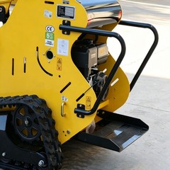 Mini Skid Steer Loader 13.5HP Runtong Engine Compact Stand On Loader Bucket EPA