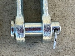 Sandbaggy 5/8″-18 Adjustable Yoke End – Galvanized [Pins Included]