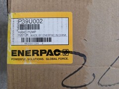 NEW OPEN BOX Enerpac P39U002 Single Speed Hydraulic Hand Pump – U.S. SELLER