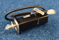 New Yaskawa SGM-01A3NT14 AC SERVO MOTOR 200V 0.87A 3,000 RPM