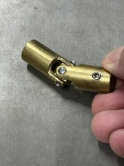 QTY 1 UNKNOWN MAKER SOLID BRASS UNIVERSAL JOINT 1/4″ BORE BOTH ENDS 2 SET SCREWS