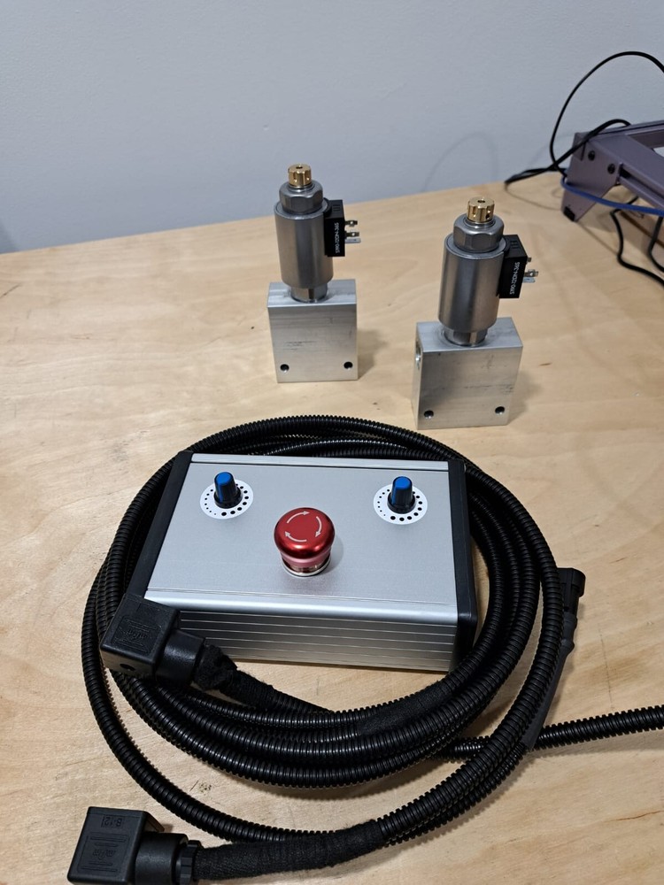 Proportional control box with 2 single way knob + Flow regulator 50 l/min 13 gpm