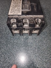 Eaton CC3200 200 Amp 3 Pole Circuit Breaker 240V Type CC 200A 3P Bolt On — READ