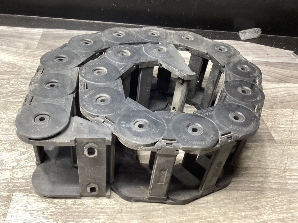 Kabelschlepp 030.100.100 E-Chain Cable Track 0665 #17 LINKS #104E44PR6