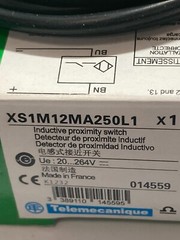 TELEMECANIQUE XS1M12MA250L1 INDUCTIVE PROXIMITY SWITCH 20-264V NIB