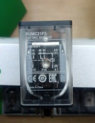 RUMC21F7 Universal plug-in relay Zelio RUM-2C/O-120VAC-10A 8 Pins SCHNEIDER NEW!
