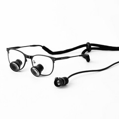2.5X 3X 3.5X TTL Titanium Frame Dental Surgical Loupes with LED Headlight