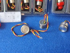 Lot of 29 Pressure Sensors GS19-06-G-V-3F Range: 0.25 MPa.