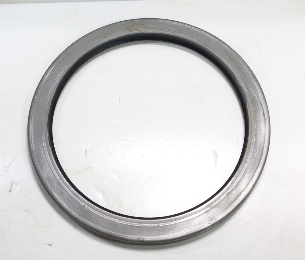 CR 85015 Single Lip Oil Seal – Solid, 8.500″ Shaft Dia., 10.500″OD, 0.625″ W