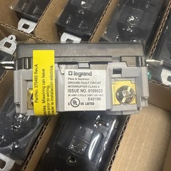 LOT OF 15 Pass & Seymour Honda GFCI Duplex Receptacle No Ears, 32330-Z43-C310-M1