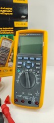 Fluke 289 True-rms Industrial Logging Multimeter with Brand New, Factory Sealed