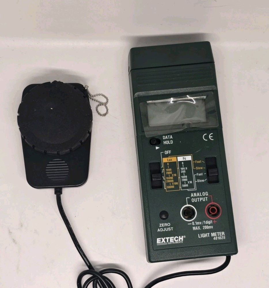 EXTECH 401025-NIST LightMeter, +/-5%Light ACC”, FullSize, 485F12 EXTECH 401025-