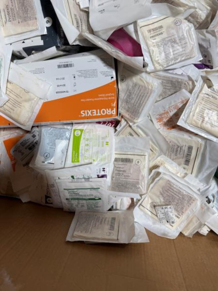 Lot of 500 Assorted Ansell Encore and Protexis Sterile Surgical Gloves