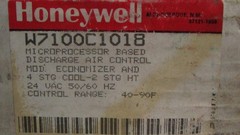 Honeywell W7100C1018 Microprocessor Controlled Discharge Air Control