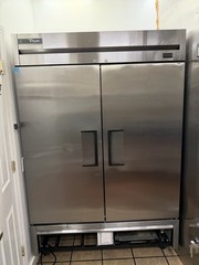 True T-49F-HC 54 1/8″ T Series Two Section Reach In Freezer