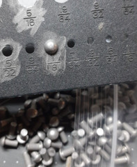 100 1/8″ x 1/4″ Solid Steel Round Head Rivets Steampunk Blacksmith armor