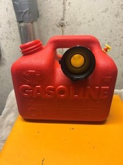 Vintage Chilton 1 Gallon 6 ounces Gas Can + Pre-ban Spout, Model P10