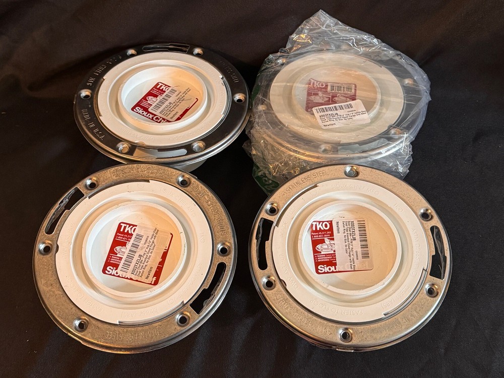 Lot of 4 — Sioux Chief Closet Flange TKO PVC Hub 3″ /4inch 884-PTM Genuine OEM