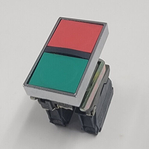 Telemecanique ZB4BZ009 Incudes 1 zbe-101 and 1 zbe-102 WITH PUSH BUTTEN