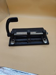 VTG 1984 Master Products MFG Co Model 1325B 3-Hole Punch Heavy Duty Industrial