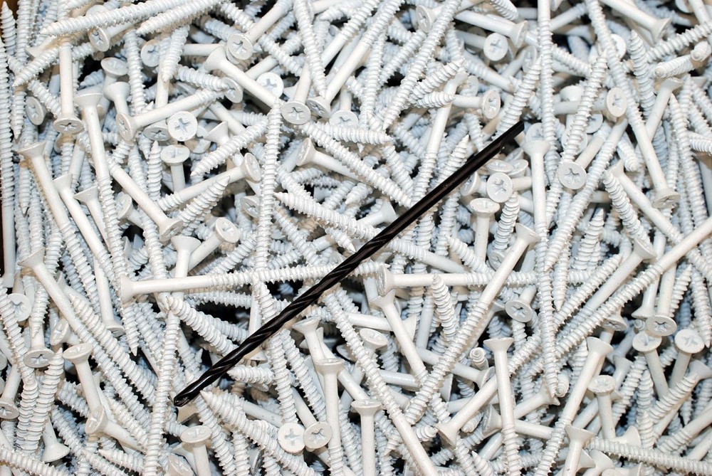 (175) White Phillips Flat Head 3/16 x 3-1/4 Concrete Masonry Screw Tapcon