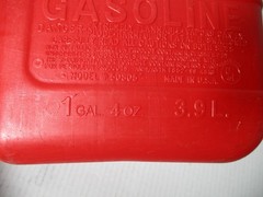 BLITZ 1 GALLON 4 OUNCE GAL OZ PLASTIC VENTED GAS CAN FUEL JUG SELF VENTING