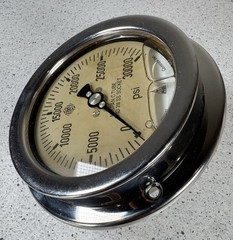 MC DANIEL CONTROLS INC G30KP 30,000 PSI HIGH PRESSURE HYDRAULIC GAUGE Nice!!