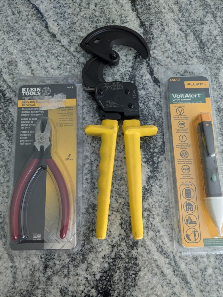 Klein Tools 63607 Ratcheting Cable Cutter 350 MCM Copper 9 in Yellow Handles