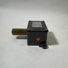 UNITED ELECTRIC J6 266 PRESSURE CONTROLLER SWITCH 9610 0-100 PSI