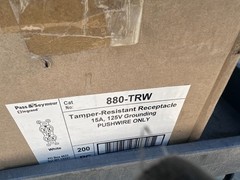 PASS & SEYMOUR 880-TRW: TAMPER RESISTANT DUPLEX 15A 125V PUSHWIRE ONLY QTY : 180