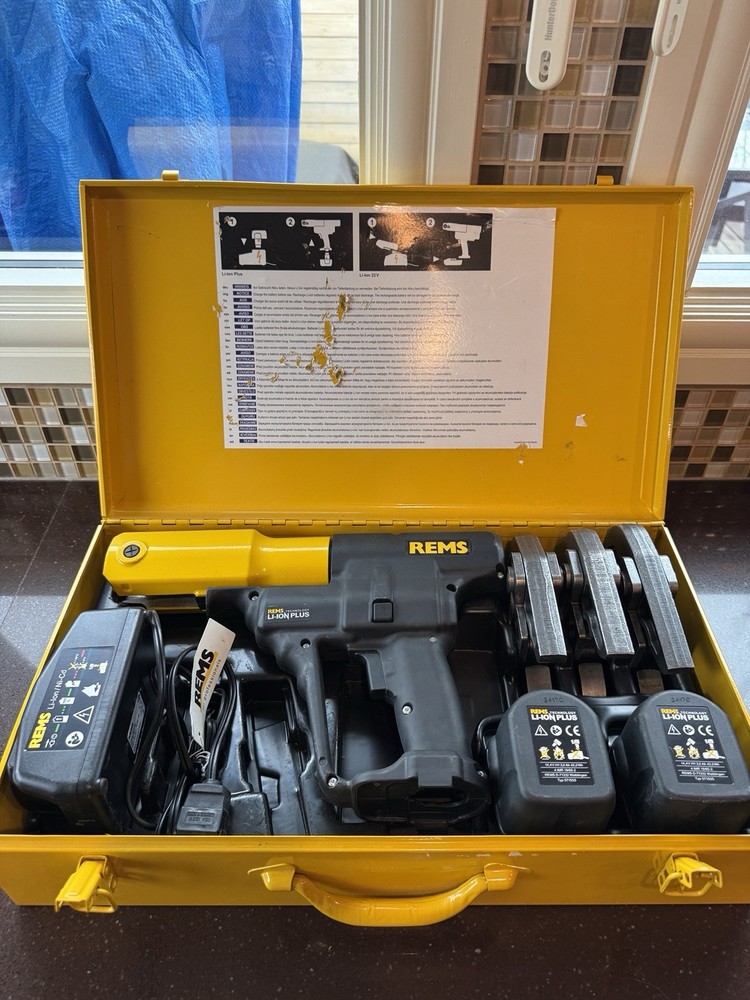 REMS TECHNOLOGY LI-ION PLUS AKKU PRESS CRIMPER KIT W/ 3 TONGS, 2 BATTERIES R110G