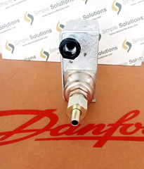 1PC- Danfoss MP55A 060B017591 Differential pressure switch, G3/8 0.3-4.5bar-New