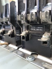 EATON C25DND330A DEFINITE PURPOSE CONTACTOR 120v Coil AC 50/60HZ – 3-POLE
