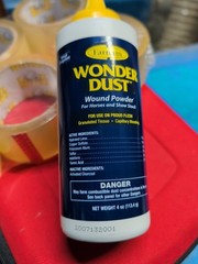 Farnam 31101 4 Oz Wonder Dust Wound Powder for Horses & Show Stock – Pack of 3