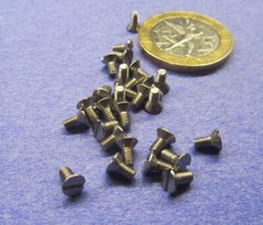 Flat Head Slotted Machine Screw 18-8 Stainless Steel, 2-56 x 3/16″ L 300 Pcs