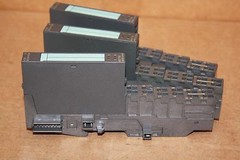 SIEMENS 6ES7 132-4BD02-0AA0 MODULE W/BASE