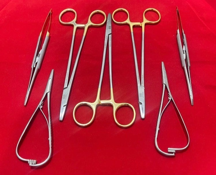 Lot of 7 pcs V.Mueller SU16062 Mayo-Hegar and Hu-Friedy Needle Holders Mathieu