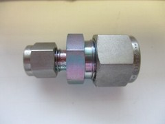 SWAGELOK SS-810-6-4JA W/ SILCO COATING, 316 SS ,1/2″ REDUCING UNION X 1/4″ TUBE