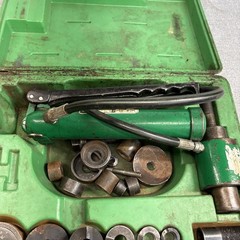 GREENLEE 7306SB 1/2″ – 2 -1/2”Slug Buster Knockout Punch and Hydraulic Driver