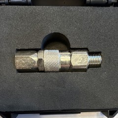 Stainless Steel Quick Coupler Socket Only 1/4″ FNPT x 1/4″ MNPT with case.