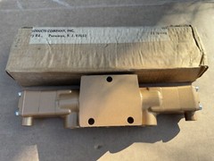 Versa VJJ-4403 Air Valve – Four Way – 3 Position VAC 200PSI 3/8″ NPT Unused