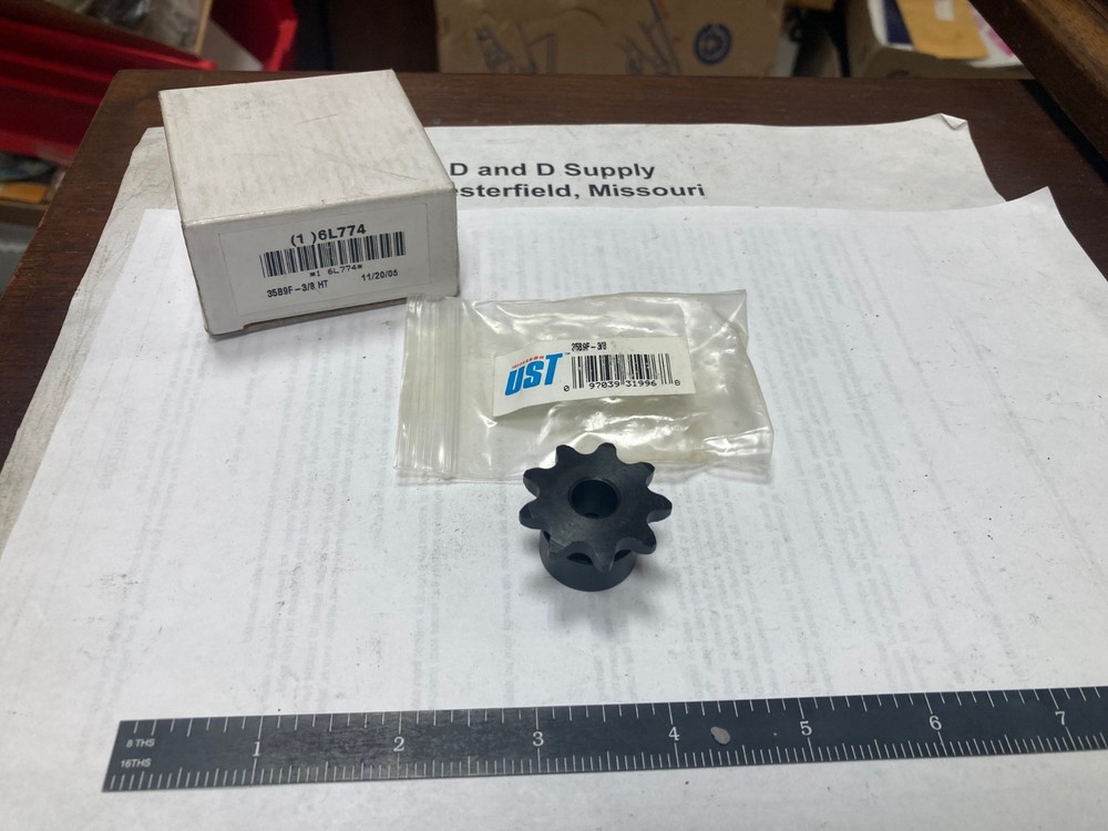 TSUBAKI 35B9F-3/8, Single Strand Roller Chain Sprocket, 9 Teeth, 3/8″ Bore